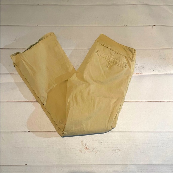 American Eagle Outfitters Pants - American Eagle Flared Artist Khaki Pants Size 6